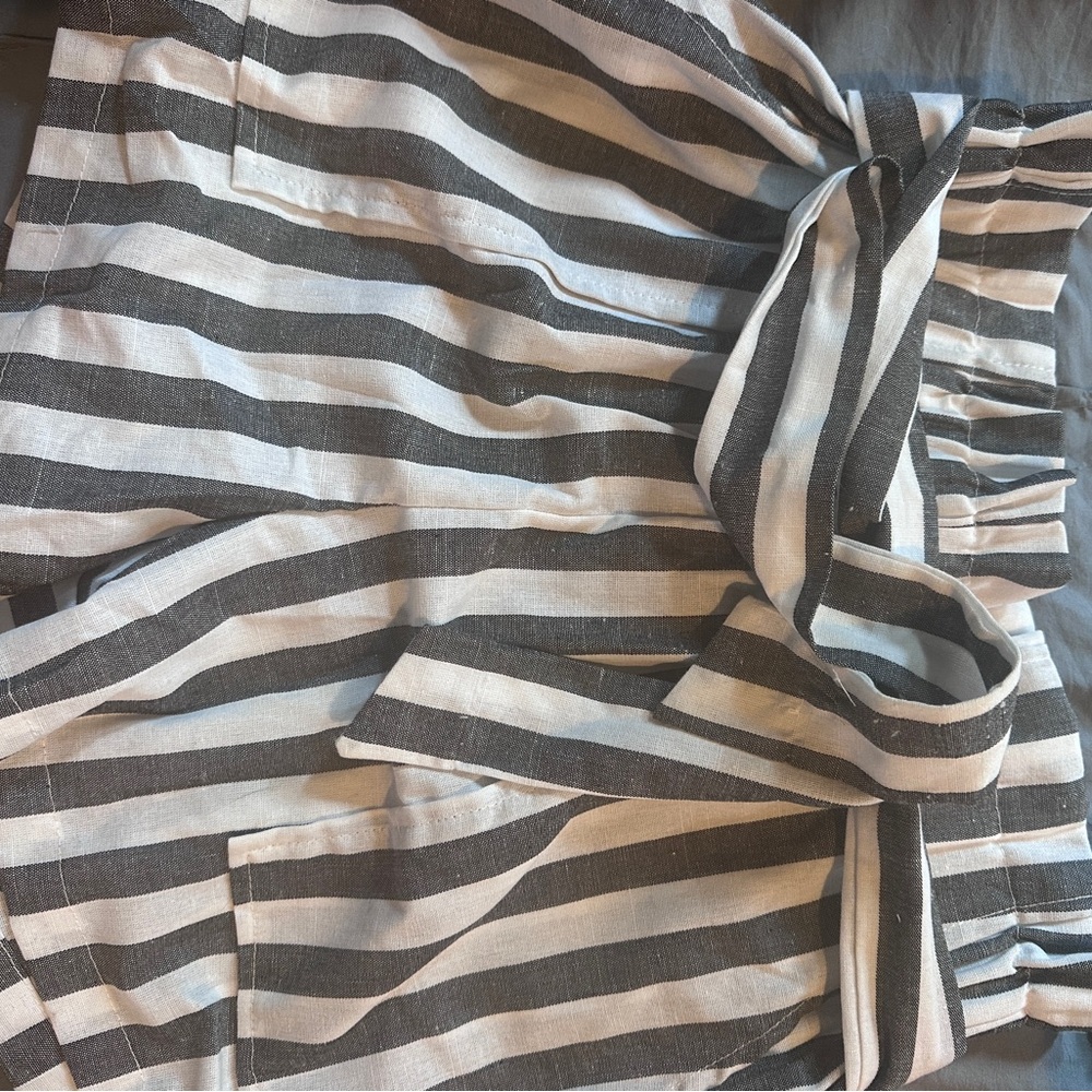 SHEIN Grey and White Striped Shorts size medium. Like new
